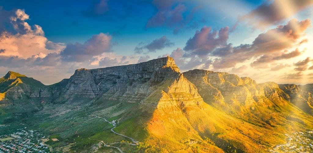 Table Mountain Calls on South Africa to Back Global Tourism Award Bid